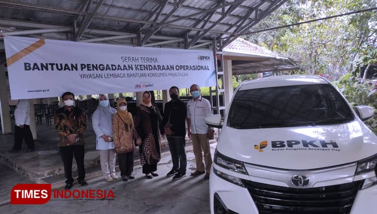 BPKH Serahkan Bantuan Mobil Operasional untuk YLBK Majalengka