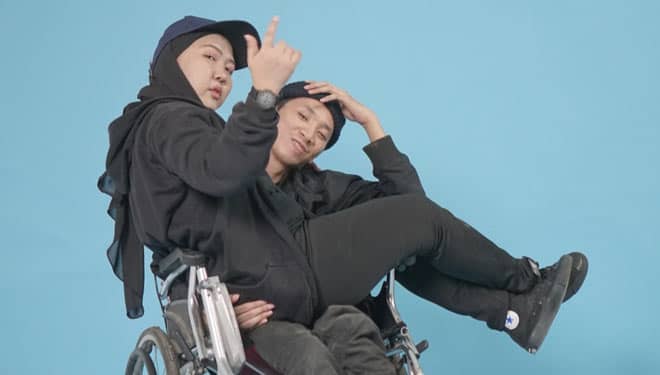Rapper Difabel Pertama di Indonesia Telurkan Single Kedua 'Laraku' Bersama Istri Tercinta