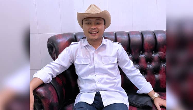 Sosok Abdul Ghofur, Dari Santri Nurul Jadid Hingga Jadi Politisi Termuda Se-Jatim