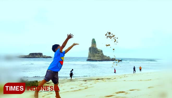 Buyutan Beach Pacitan and the Legend Behind