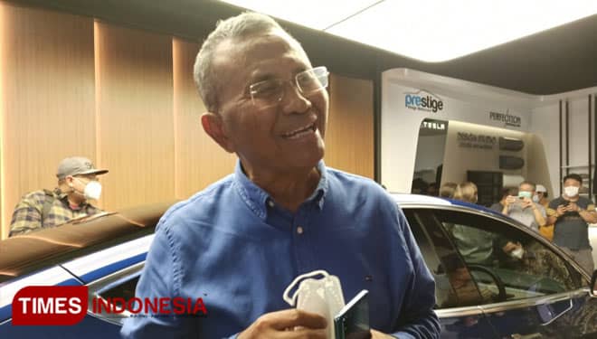 Dahlan Iskan Pemilik Mobil Listrik Tesla Pertama di Indonesia