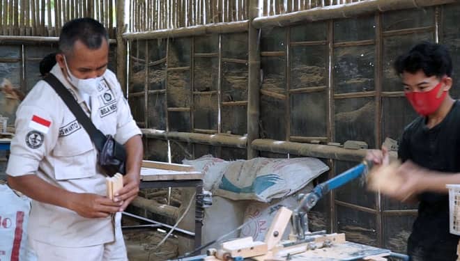 Permintaan Stik Es Krim Purbalingga Mulai Meningkat