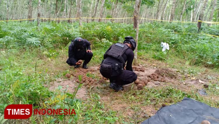 Tim Gegana Polda Jatim Akhirnya Ledakkan Benda Mirip Granat di Banyuwangi
