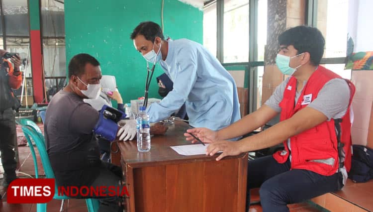 Amankan Nataru, PMI dan Dinkes Jember Buka Layanan Vaksinasi Covid-19 dan Swab Antigen Gratis di Terminal Bus