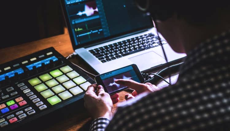 7 Aplikasi Pembuat Musik Terbaik, Gratis!