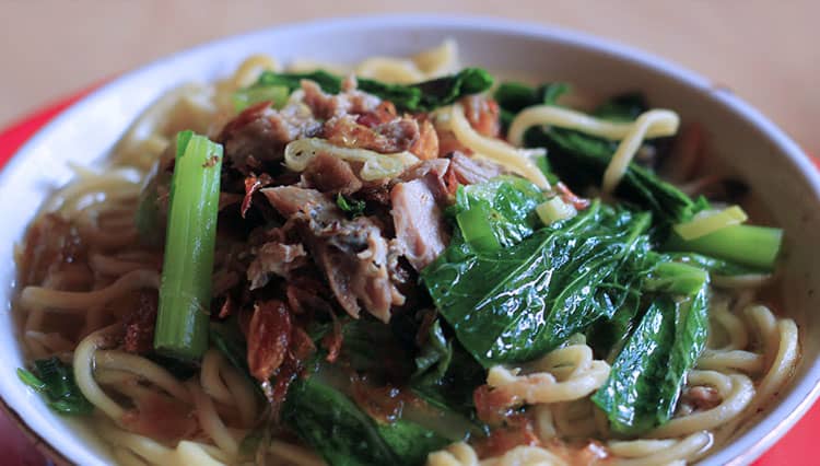 Mie Cakalang, Kuliner Manado Unik Berbahan Ikan