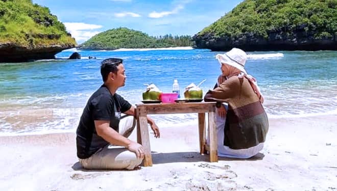 Pantai Bercak Pacitan, the Hidden Paradise in East Java