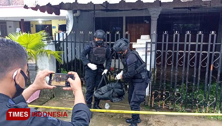Warga Pamekasan Digegerkan dengan Penemuan Granat Nanas