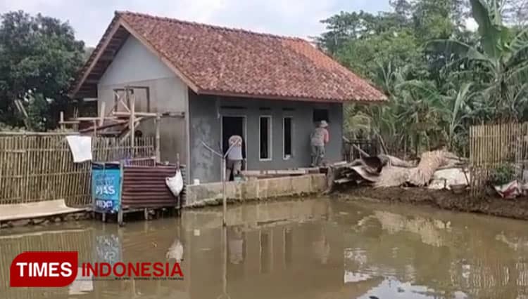 Rumahnya Diperbaiki Pemerintah, Dua Penyandang Disabilitas di Tasikmalaya ini Senang 