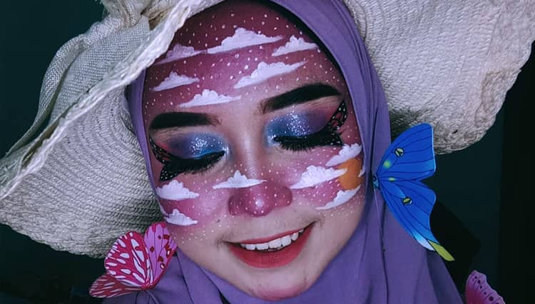 Dari Hobi Jadi Endorse, Cerita Make Up Karakter Milik Umie Khalifah