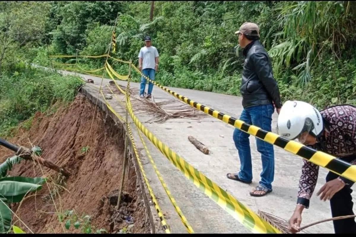 Hujan Deras Picu Longsor di Kabupaten Malang, Akses Jalan dan Rumah Warga Terdampak