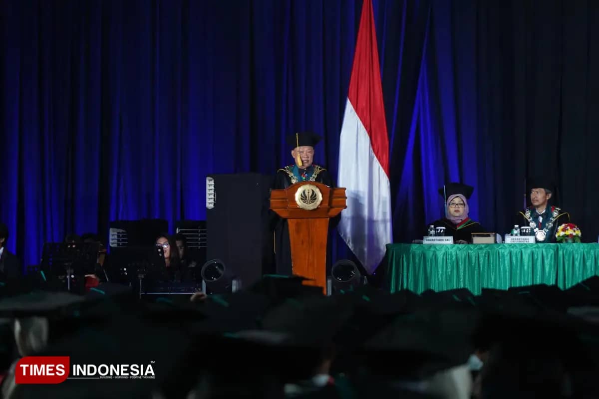 UNJ Kukuhkan Lulusan FIP dan FBS di Wisuda Sesi Pertama, Rektor Soroti Peran Pendidikan sebagai Kompas Kehidupan