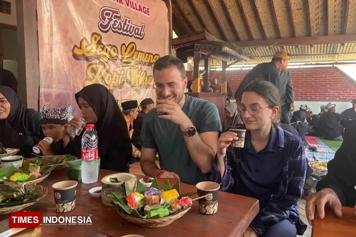 Nikmati Sego Lemeng dan Kopi Uthek di Festival Jandareni Banyuwangi