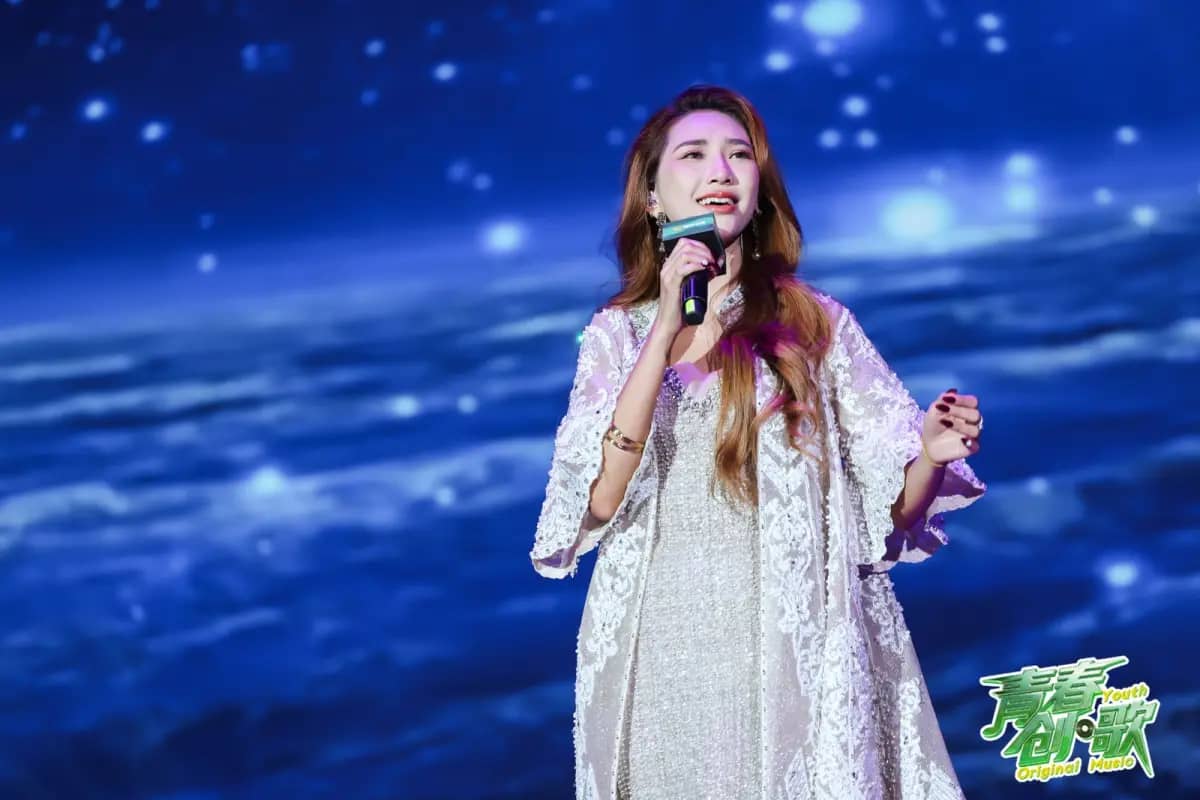 Icha Yang, Penyanyi Asal Jember Tampil di TV Hunan Internasional