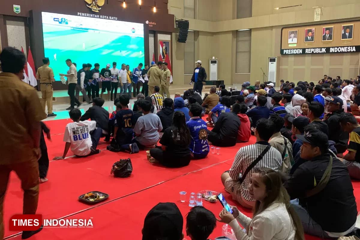 Kalah dalam Derby Jatim, Aremania Batu Tetap Antusias Beri Dukungan