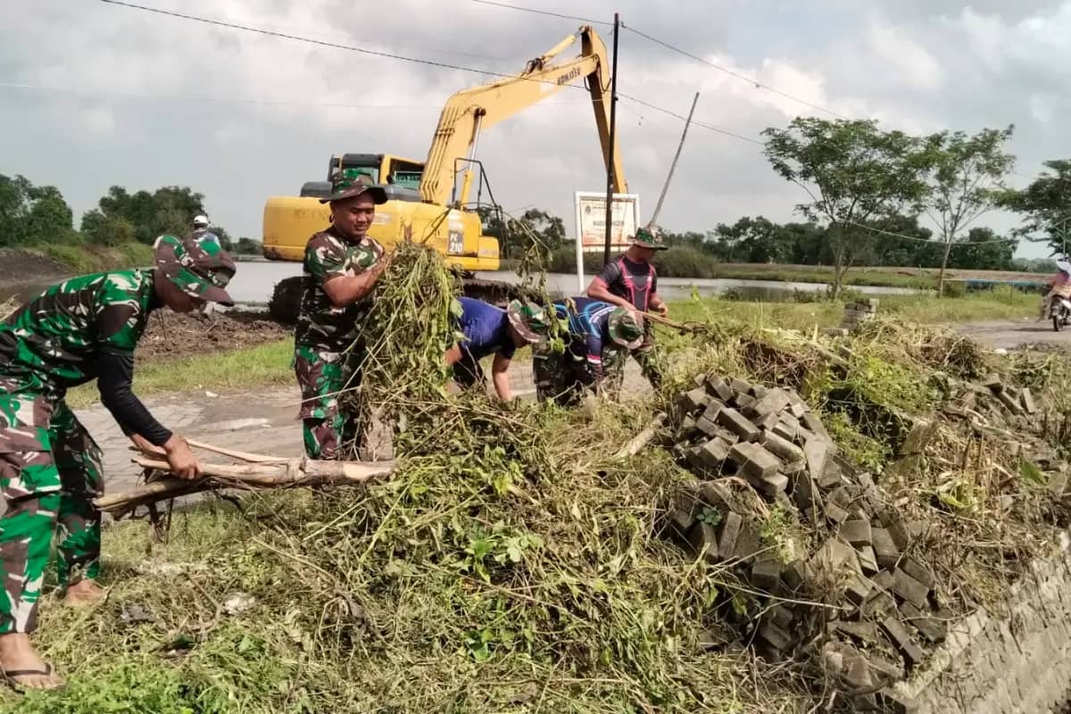 TMMD 128 Gresik Jadikan Waduk Lingsir Motor Kebangkitan Ekonomi Petani Slempit