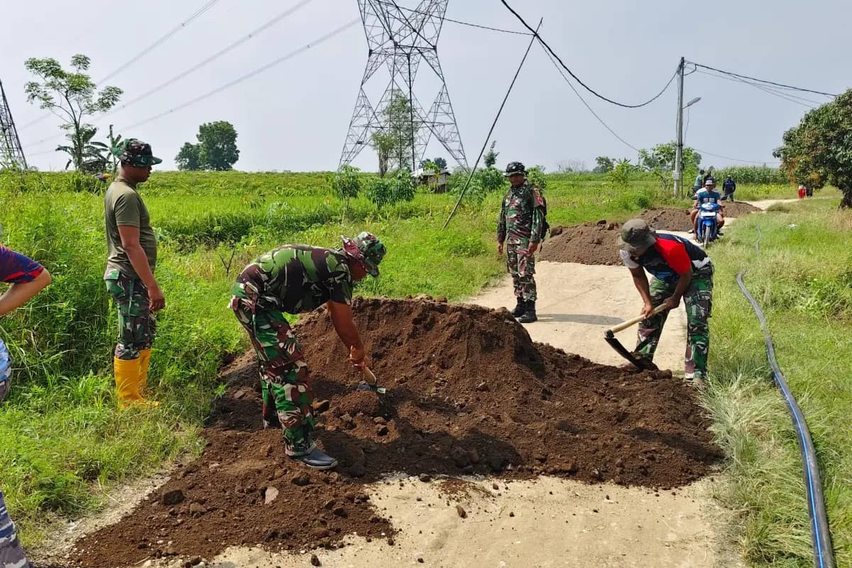 TMMD 128 Gresik Percepat Pembangunan Jalan Desa Slempit untuk Dongkrak Akses Warga