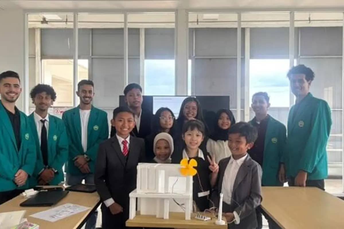 Kenalkan Energi Bersih, Mahasiswa UNISMA Gelar Pelatihan ‘Wind Power Energy for Kids’