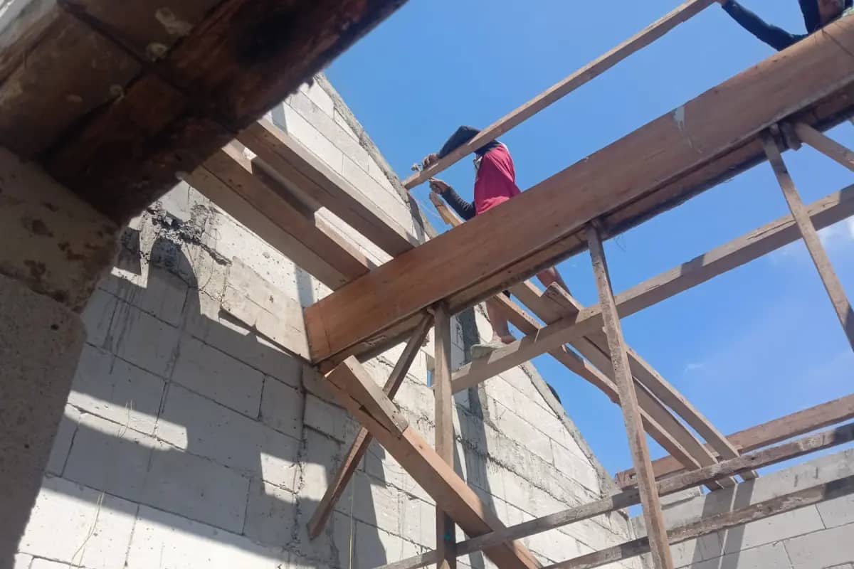 Dari Peluh dan Semen, TMMD 128 Gresik Hadirkan Rumah Baru bagi Bapak Sumaun