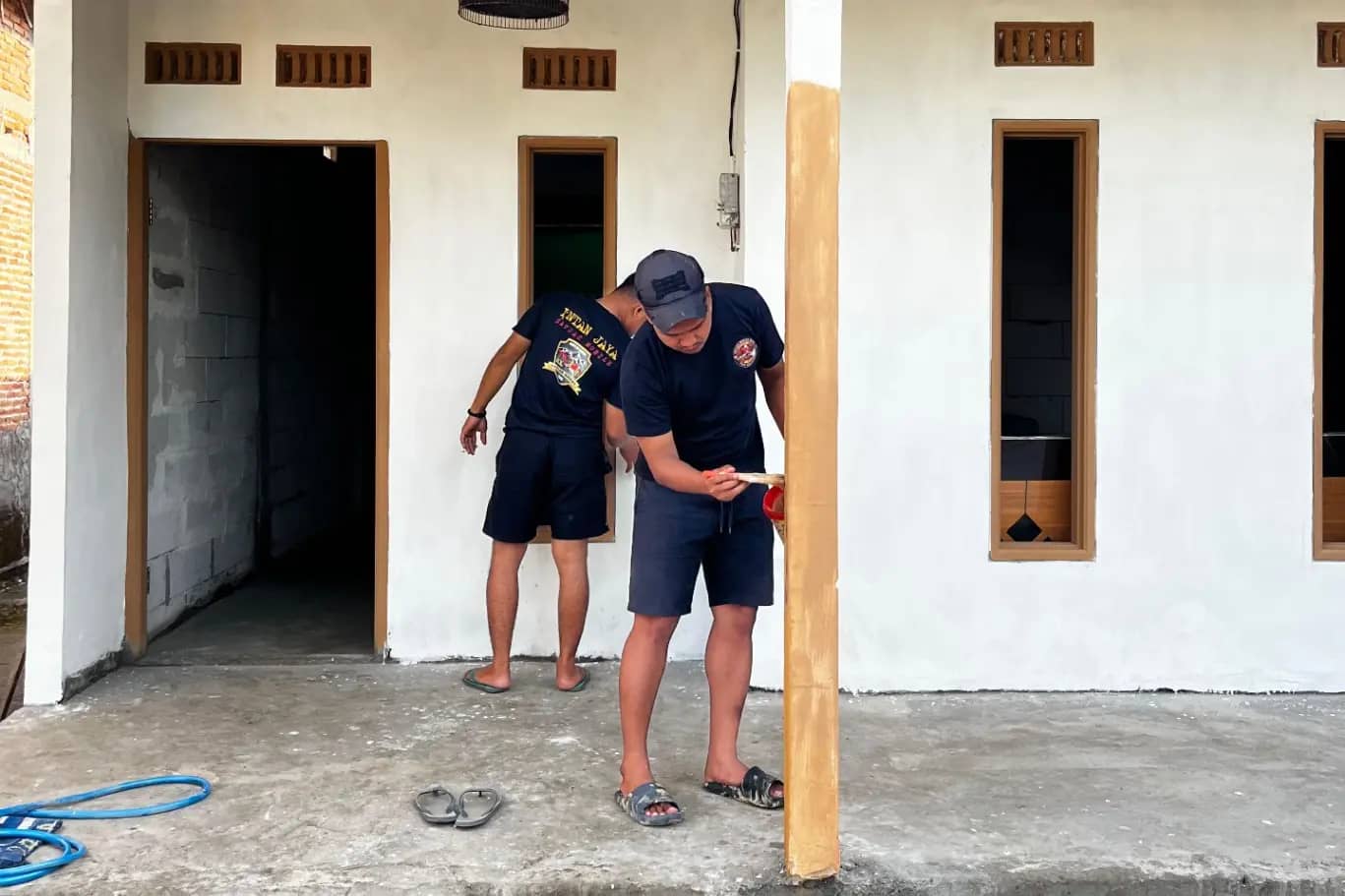 Rumah Ibu Warni Hampir Rampung, TMMD 128 Gresik Hadirkan Harapan Baru
