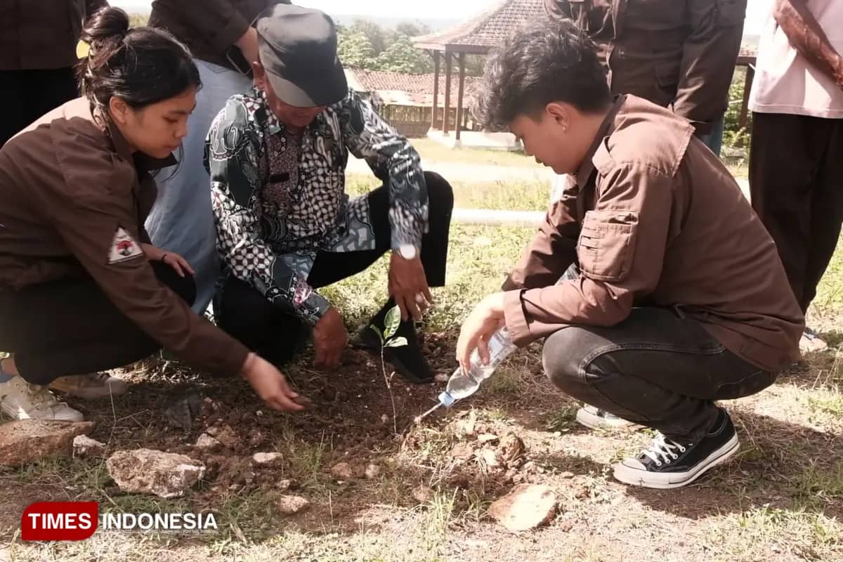 HMTA ITNY Tanam 160 Pohon di Kulon Progo, Ajak Generasi Muda Peduli Lingkungan