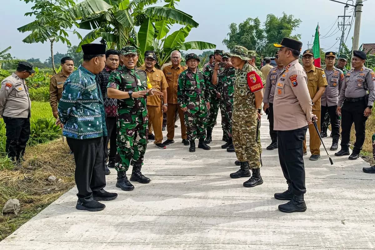 Wasev TMMD 128 Gresik di Slempit, 200 Warga Saksikan Sinergi TNI dan Masyarakat Bangun Desa