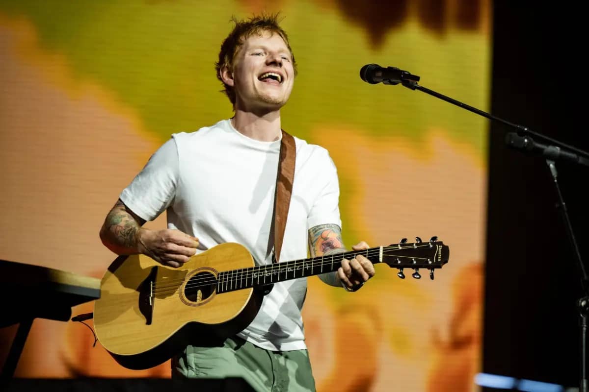Ed Sheeran Keluar dari Warner Music, Akhiri Kerja Sama 15 Tahun