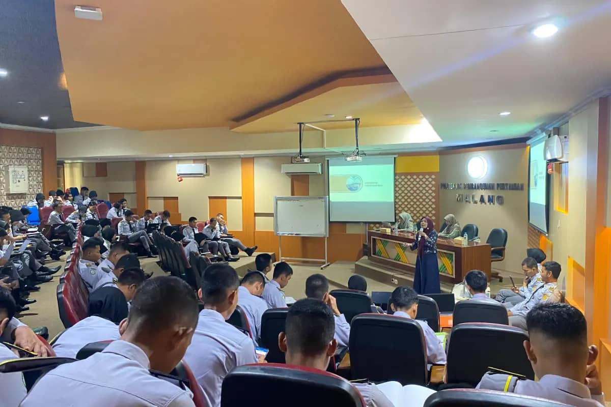 Dari Sarang Lebah ke Pasar, Mahasiswa Polbangtan Malang Pelajari Rantai Bisnis Perlebahan Berkelanjutan