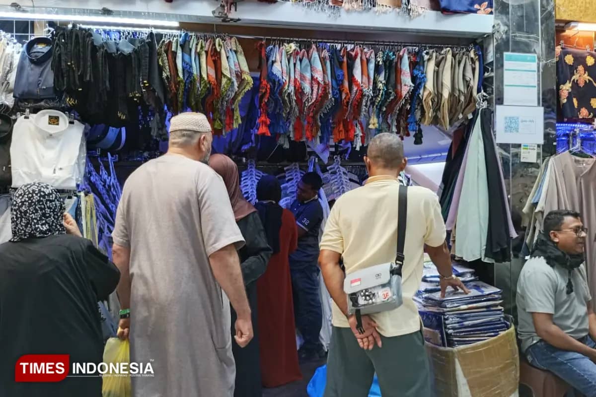 Jadi Destinasi Belanja Oleh-Oleh, Pasar Kakiyyah Diburu Jemaah Haji Indonesia