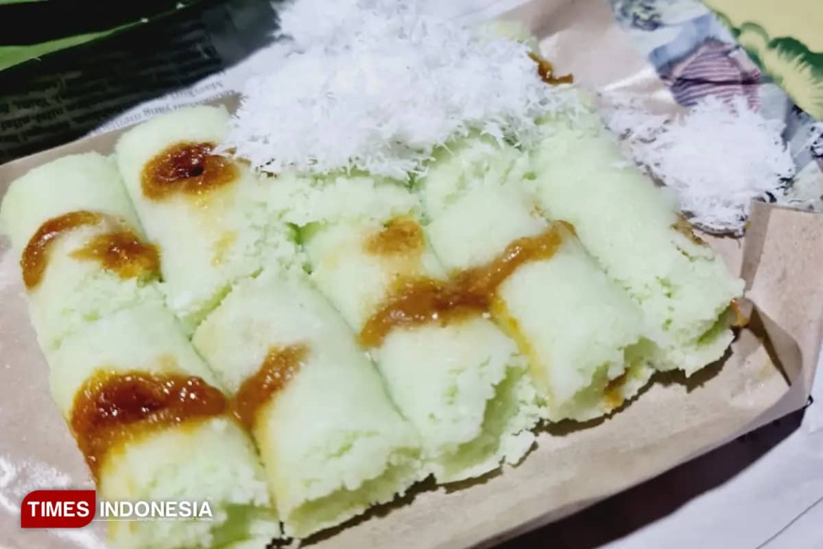 Saat Bediding Menyergap Kota Batu, Kue Putu Legendaris jadi Buruan Warga