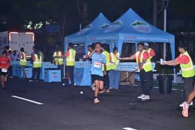 Le Minerale Penuhi Kebutuhan Mineral Pelari JAKIM