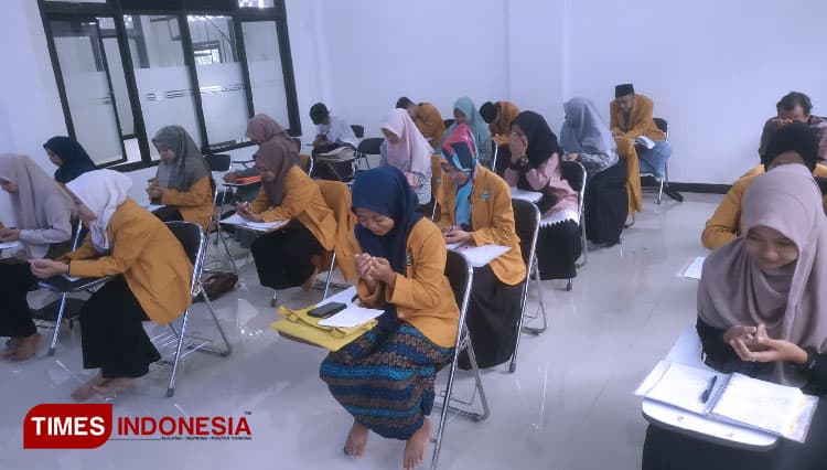 Doa Sebelum dan Sesudah Belajar serta Keutamaannya