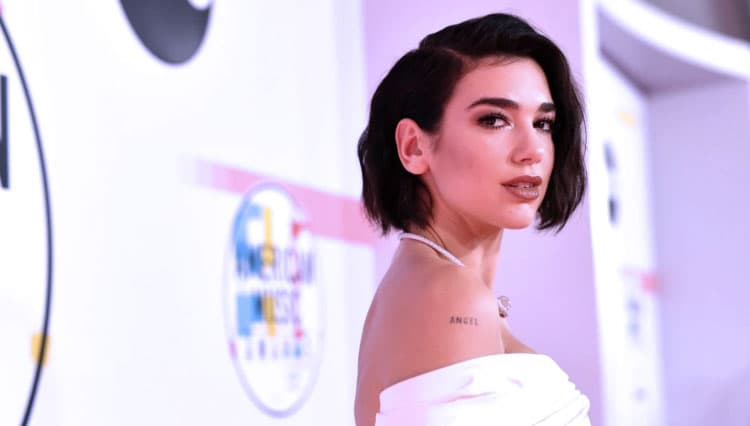 Soroti Isu HAM, Dua Lipa Bantah Rumor Tampil di Piala Dunia 2022