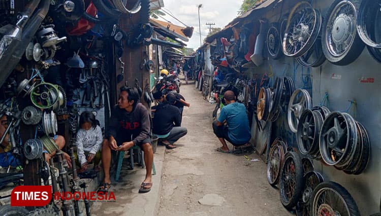 Pedagang Loak Pasar Templek Minta Pemkot Blitar Tunda Relokasi 