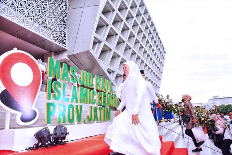 Gubernur Khofifah Resmikan Masjid Raya Islamic Center