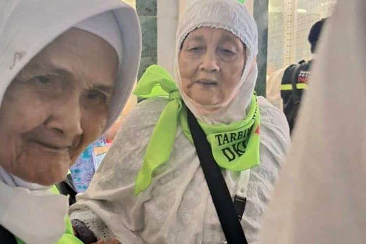This 75 Year Old Granny Went to Mecca Alone for Hajj