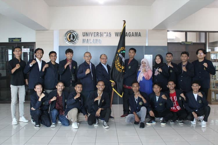 Pelepasan Kontingen Pomprov II UWG Malang 