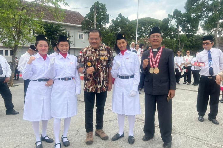 Khidmatnya Upacara 17 Agustus 2024 di GKJW Malang