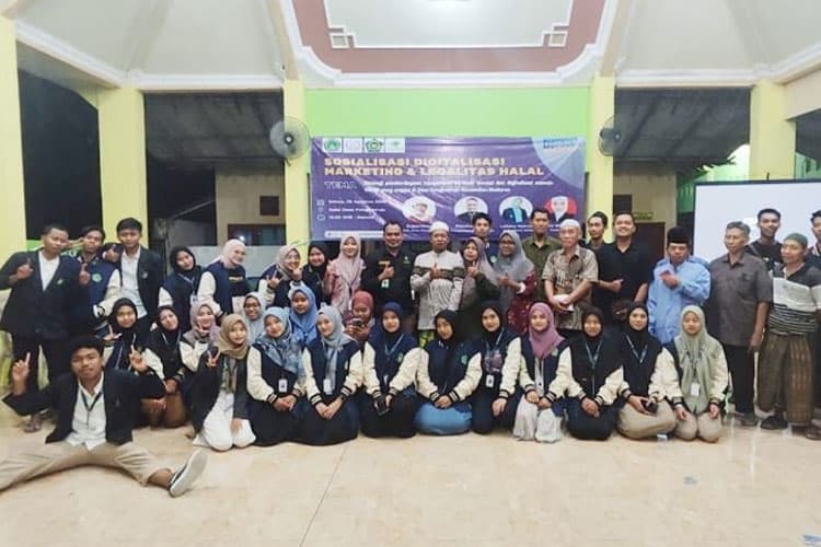 KKN Unisla Desa Pangkatrejo Beri Sertifikasi Halal Gratis dan Pendampingan Digital Marketing UMKM