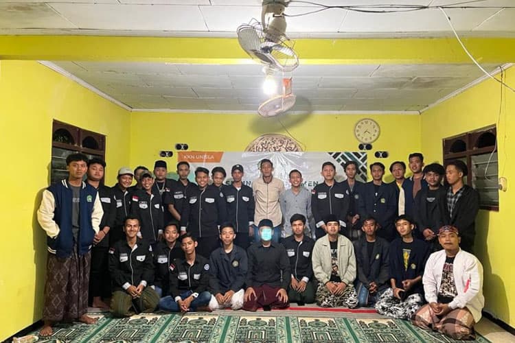 Mahasiswa KKN Unisla Desa Karangbinangun Kembangkan SDM Karangtaruna