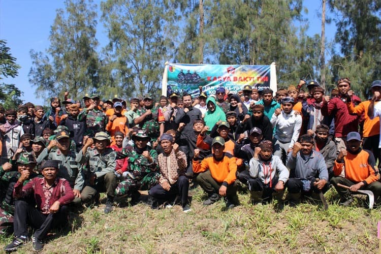 Kodim 0819 Pasuruan Lakukan Penghijauan di Kawasan Bromo