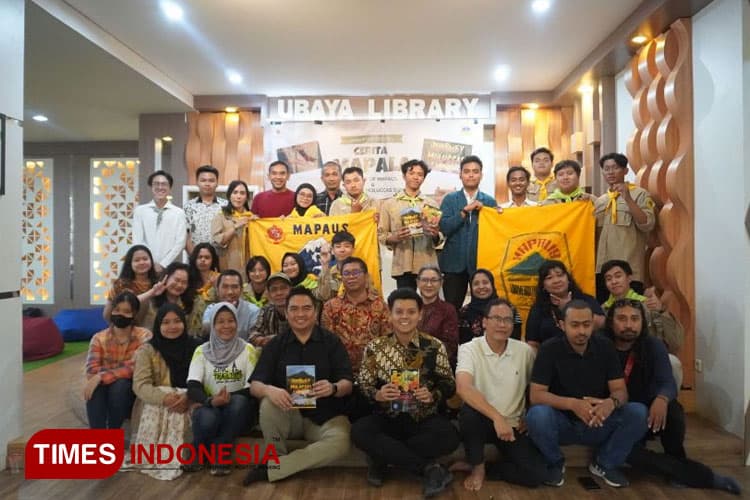 UKM Pecinta Alam Ubaya Luncurkan Dua Buku Bahas Kisah Pendakian MAPAUS-SAR