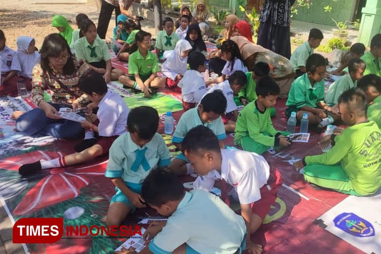 Dosen UNIPMA Tingkatkan Literasi di Sekolah Inklusi SDN Sukosari Madiun melalui Marica Bercerita