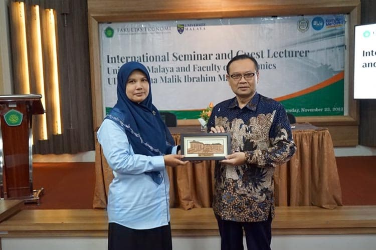 FE UIN Malang Gandeng Universitas Malaya Malaysia Gelar Seminar Internasional