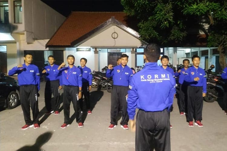 Tim KORMI Jatim Sabet Juara 1 Gerak Jalan Mojosuro