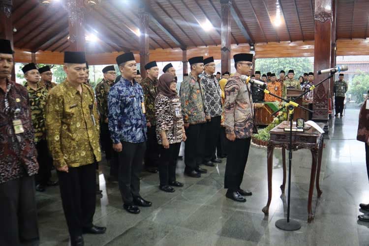 Pj Bupati Banjarnegara Lantik 35 Pejabat OPD, Tekankan Pentingnya Etika dan Keteladanan