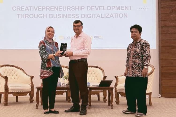Fakultas Ekonomi UMBY Gelar Webinar International, Bahas Sociopreneurship Global