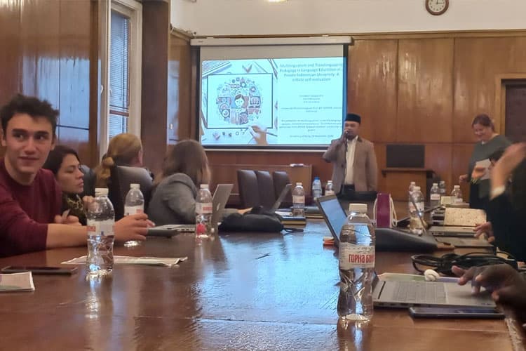 Dosen Uhamka Ajak Mahasiswa Sofia University Kuliah di Indonesia