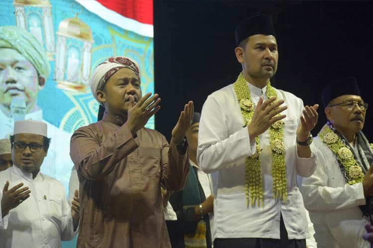 Istighosah Kubro dan Doa Bersama Ribuan Jamaah untuk Kesuksesan Prabowo-Gibran di Pemilu 2024