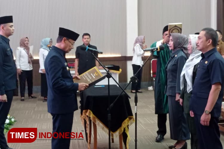 Bupati Majalengka Lantik 61 Kepala Sekolah dan 3 Kepala Puskesmas